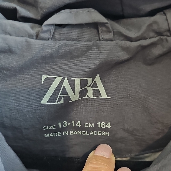 Zara Charcoal Gray Raincoat with Hood and Full-Length Zipper - Picture 2 of 6